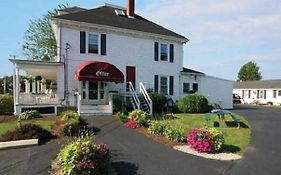 Carriage House Motel Cottages & Suites